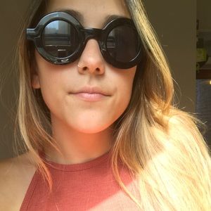 Meet your Posher, Quinn